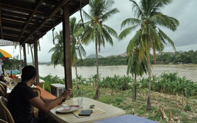Archana Guest House River View