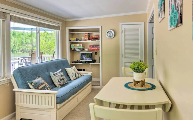 'paradise Lakehouse' in Hickory w/ Dock & Views!