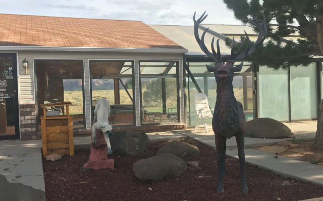 Broken Spur Inn & Steakhouse