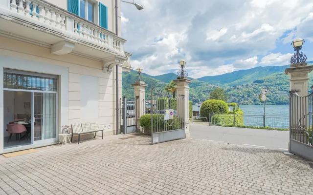 Piccola Como Lotus by Rent all Como