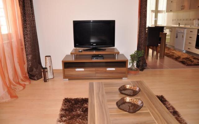 Roza Apartments