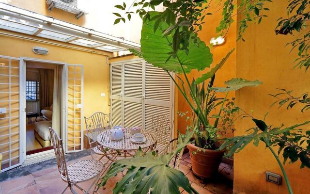 Conservatorio Studio Apartment