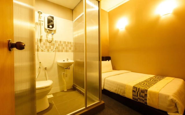 Rainforest Budget Stay