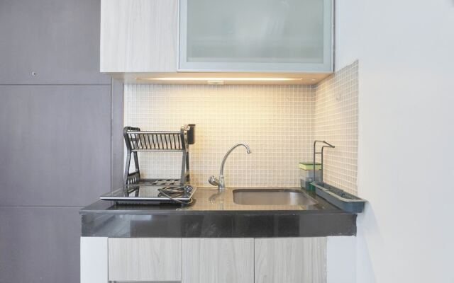 Simply Modern 1Br At Sky Terrace Apartment