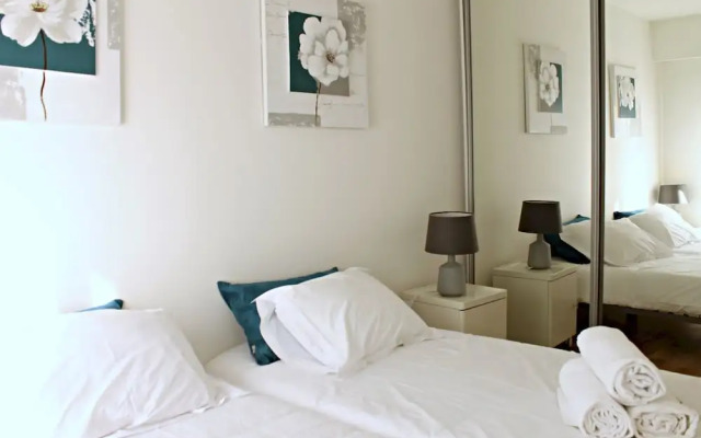 Viva Riviera Modern 2 Bedrooms balconies