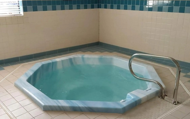 Lavissh Inn & Suites