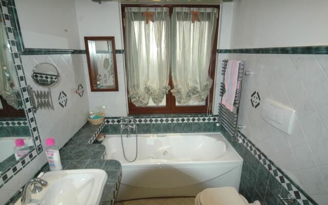 "roma Chic House - Luxury Apartment 1 People for Business/studio"