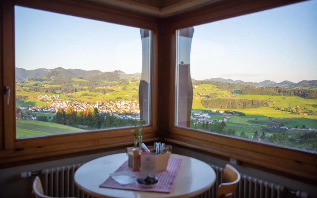 Restaurant And Kaeserei Berghof