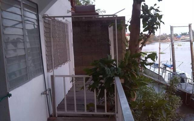 Bann Loongdang Guesthouse