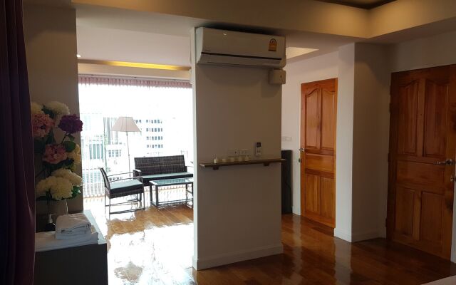 S.E.T Thanmongkol Residence