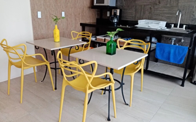 Brisas 10 Beachside Suites