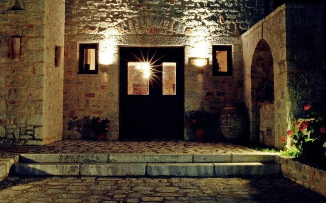 Vlyhada Residence & Restaurant