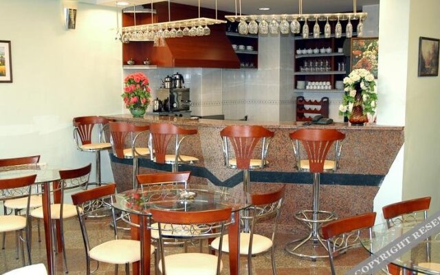 Okutur Otel