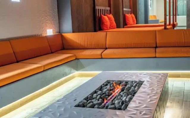 Loft with Pools and Rooftop Sky Bar