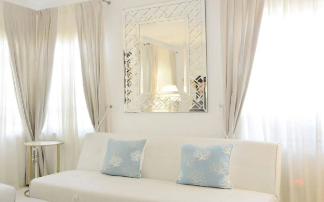 Sunrise Court Apartments