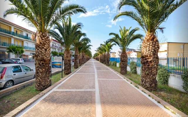 Upscale Apartment in Torre Melissa near Beach