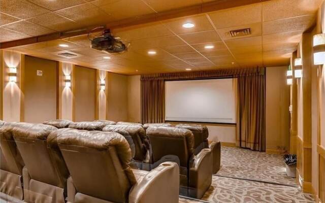 Main Street Junction 19 2 Bedroom Condo