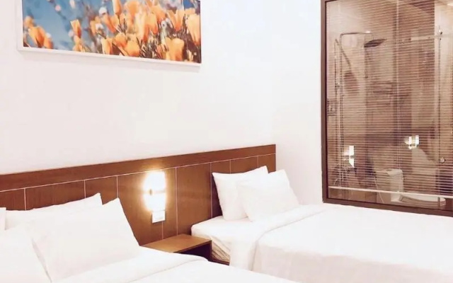 Marina Hotel