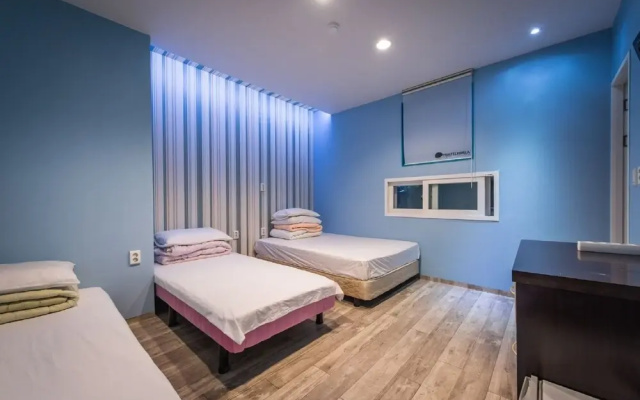 Hostel Korea 6