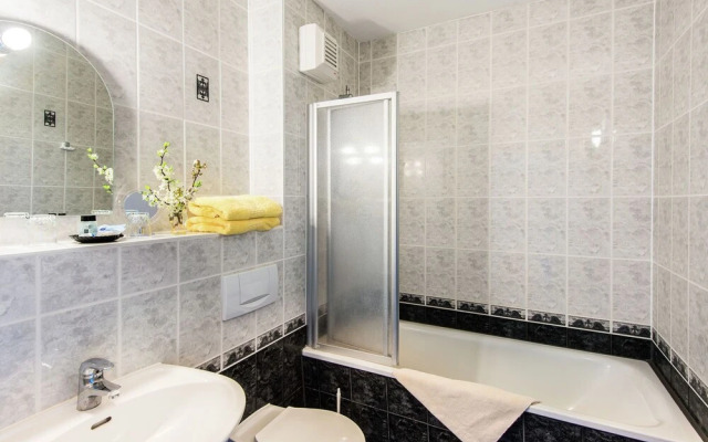 Hilltop Apartment in Wischuer near Forest