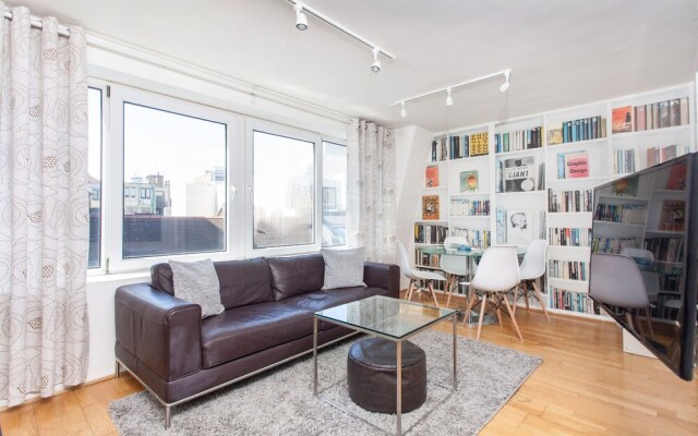 Oxford Street & Soho Modern 2 Bed Apt