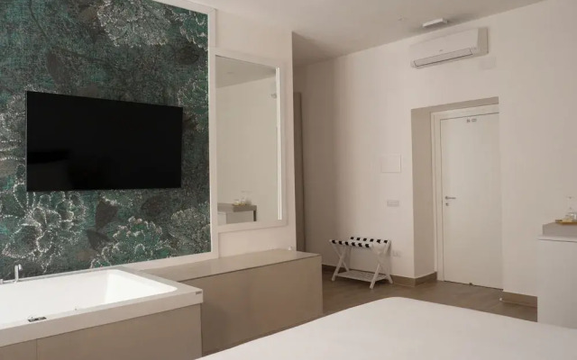 Monumental Luxury Rooms