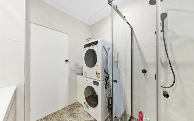 Relaxing 3BDR Modern Home with Parking