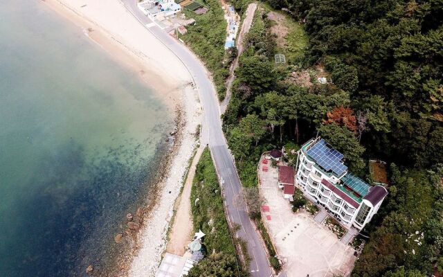 Geoje Sunbeach Pension