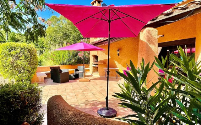 Majestic Villa in Lecci With Garden