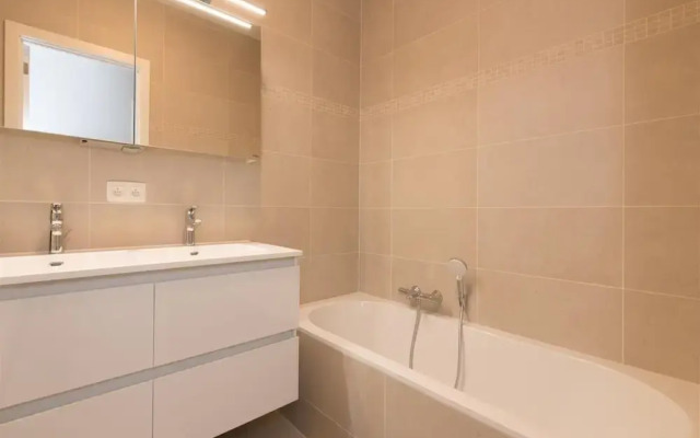 Serene Apartment With Mountain View