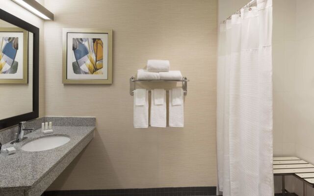 Fairfield Inn & Suites by Marriott Ottawa Kanata