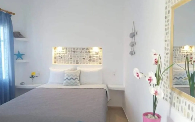 PERIVOLI 4-CHORA(5min away from the center by car)