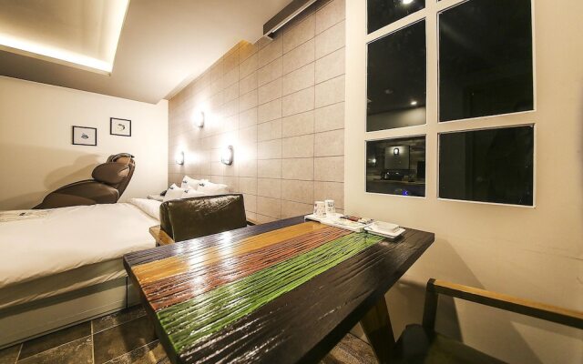 Modern Hotel