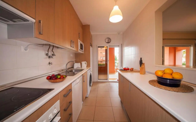 B02 - Fantastic Apartment with Pool