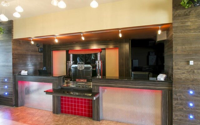 Ramada By Wyndham Edmonton Yellowhead Nw