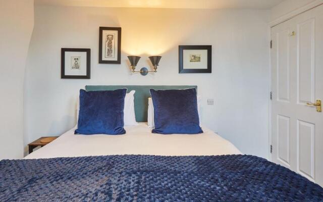 Host Stay Mindello Loft Apartment