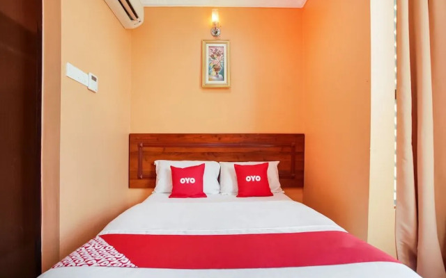 OYO 89470 My Town Hotel