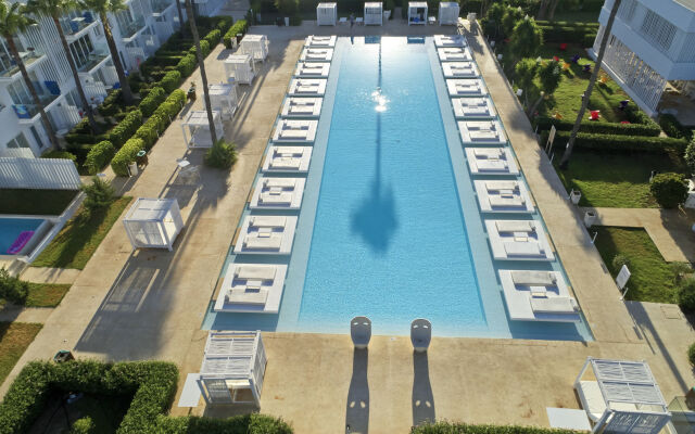 So White Club Resort