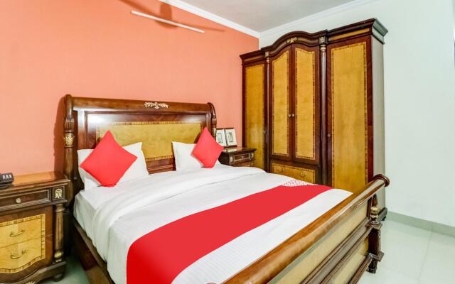 OYO 10877 Hotel R K Residency