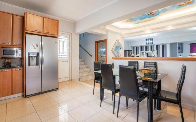 Rafaela's House 2