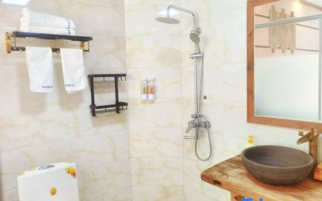 Xiyi Hailuogou townlet Xiaozhu Homestay