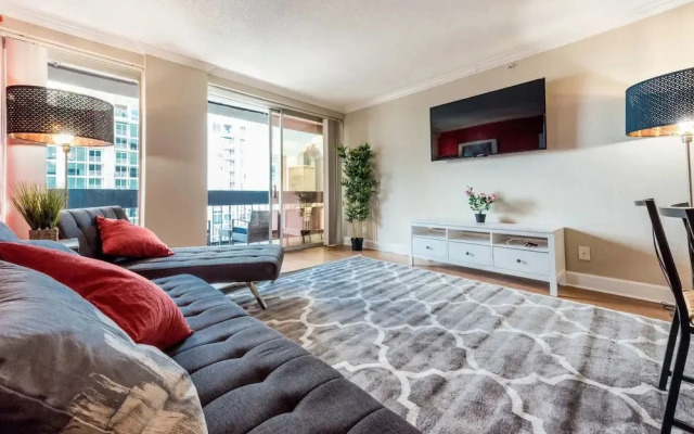2 BR Apartment Pool Sleeps 6
