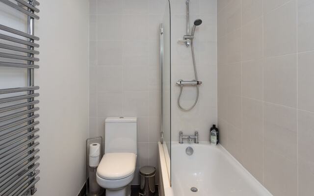 1 Bedroom Apartment in Maida Vale With Terrace