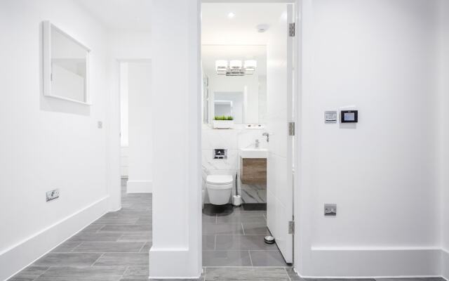 Roomspace Apartments -The Legacy