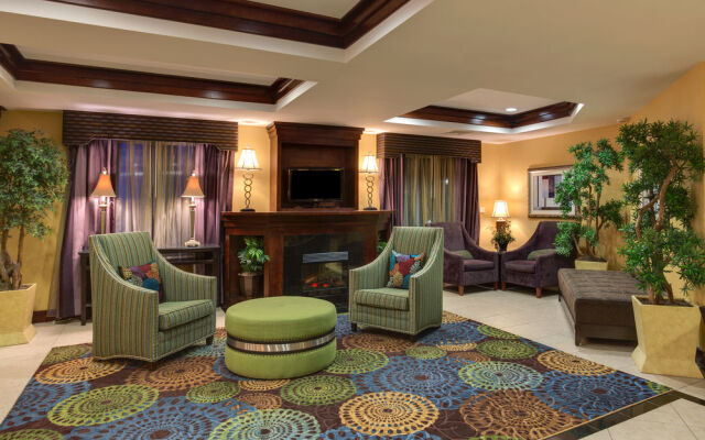 Holiday Inn Express & Suites Tower Center New Brunswick