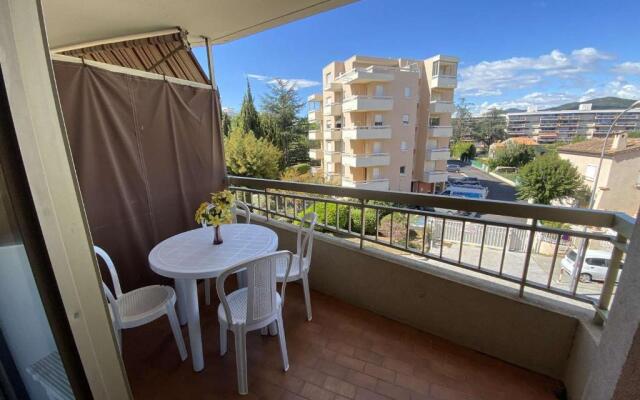 Appartement Sainte-Maxime, 1 pièce, 4 personnes - FR-1-226-303