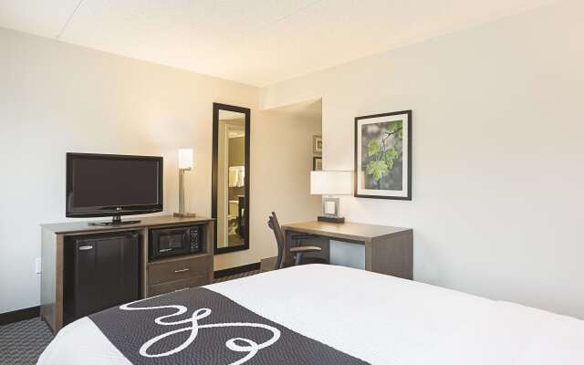 La Quinta Inn & Suites by Wyndham Baltimore BWI Airport