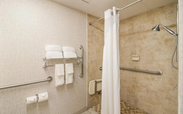 Clarion Pointe New Bern