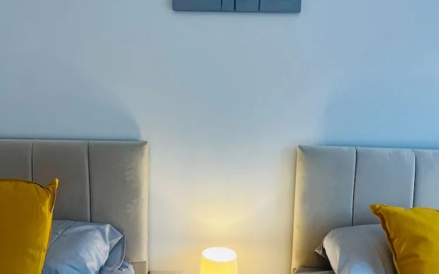 2 Bed Flat - Sleeps 8 - Pets - Garden - Parking