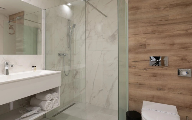 Onyx Luxury